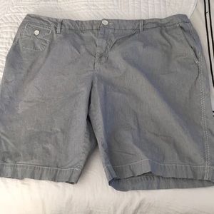 Liz Claiborne pinstripe 98%cotton 2% spandex